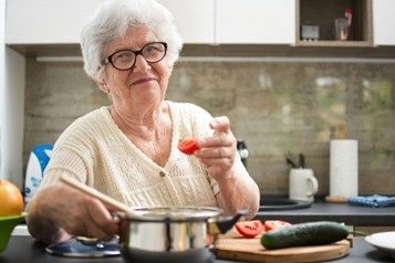 Senior Snacking: Healthy Options for Nourishment